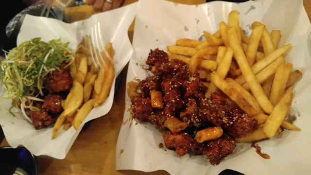 Kkanbu Chicken Dongbu Ichon-dong