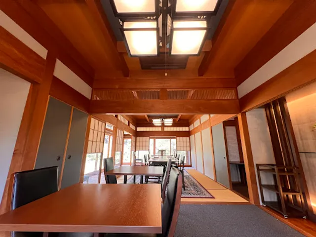 日本料理 伽耶山荘