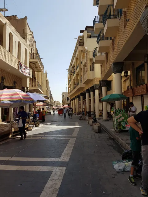 المتنبي مستنصر