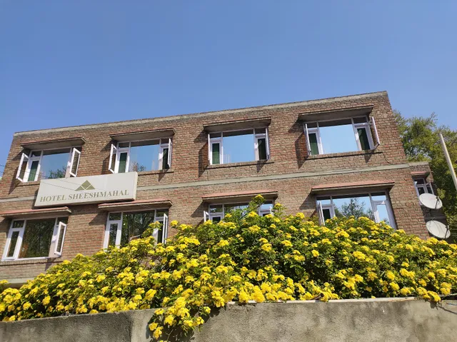 Hotel Sheesh Mahal