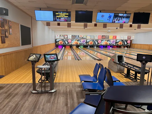 Leisure Time Sports Bar, Grill & Bowl