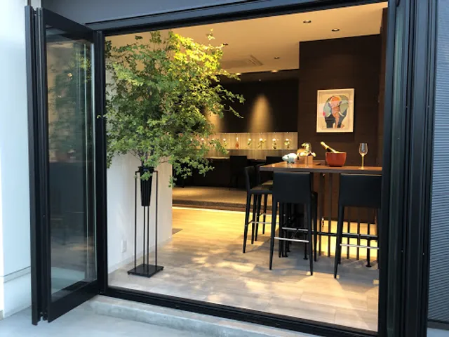 ＢＯＴＴＬＥ ＢＡＲ ＳＲＩ ボトルバーシュリ