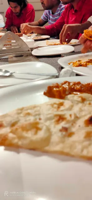 Foodie buddies ( Bismillah noodels point)