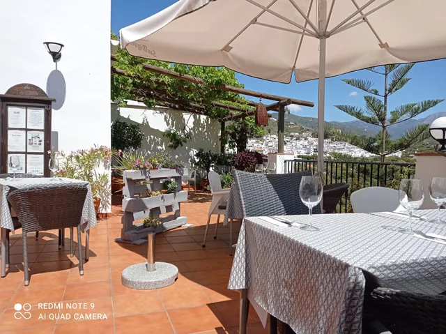 La Casa Hotel and Restaurant