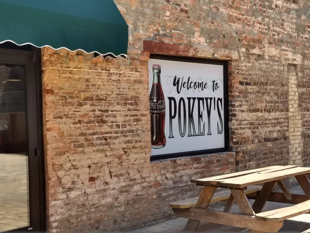 Pokey's 8th Street Grill