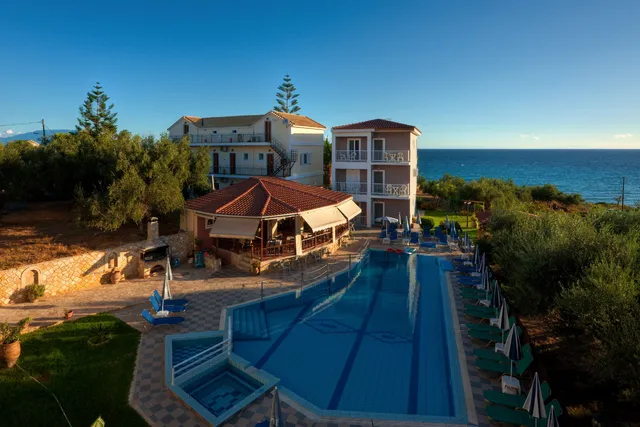 Amoudi Studios Apartments Hotel