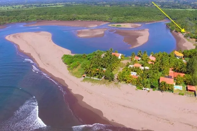 Bocana San Juan, playa Costa Azul