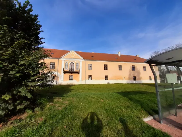 Měšice Castle