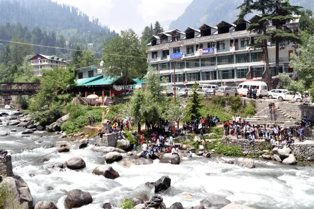 Hotel Satkar Residency Manali