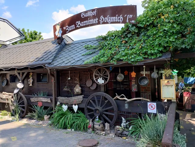 Zum Barnimer Holzmich'l am Schiffshebewerk Niederfinow