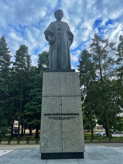 Pomnik Marii Skłodowskiej-Curie