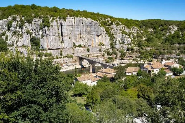 Muséum de l'Ardèche - Fossiles et dinosaures - Musée et activités