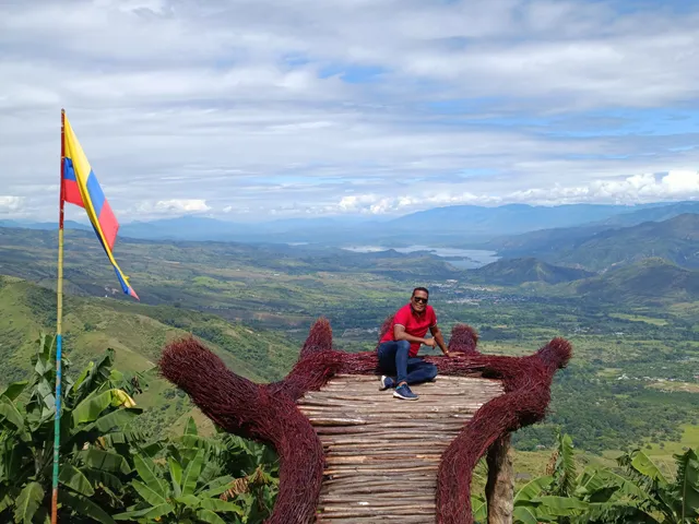 Mirador La Mano del Gigante (Gigante - Huila)
