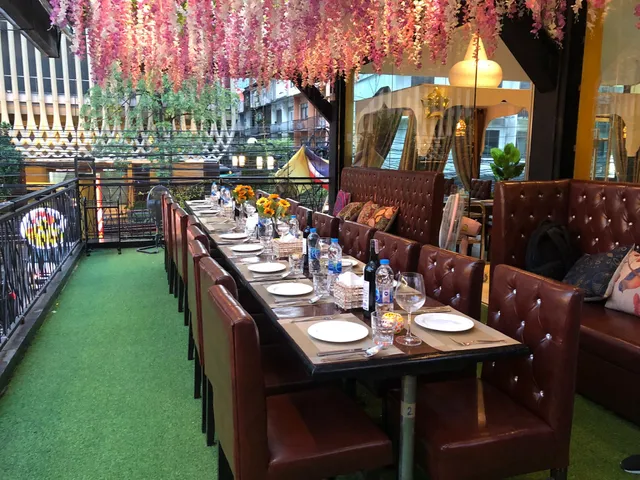 Dum Handi Biryani - Park Avenue - Indian Restaurant