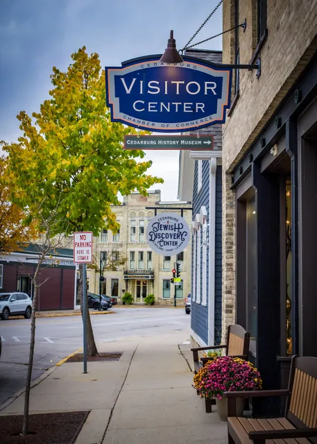Cedarburg Visitor Center and Cedarburg Chamber of Commerce