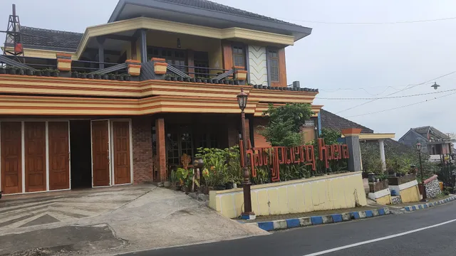 AAZIA Homestay