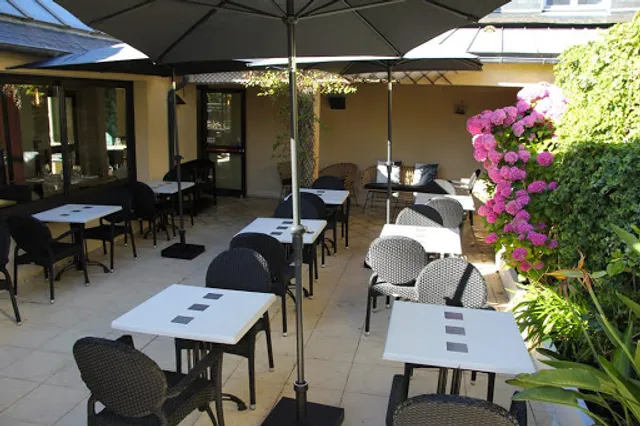 LA PROMENADE - RESTAURANT