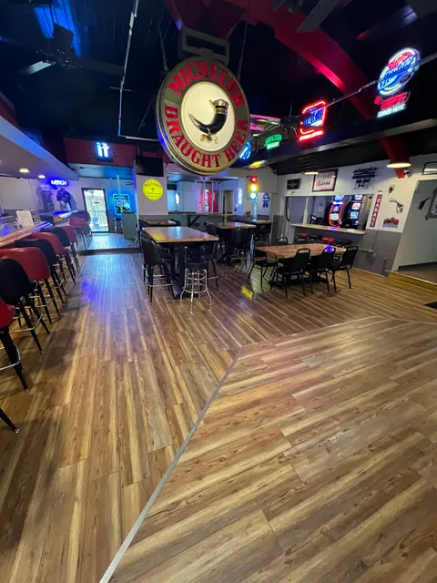 Geo’s Gas Station Lounge