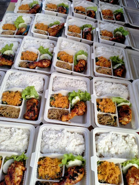 Lesehan ayam panggang dan nila bakar mbak susi