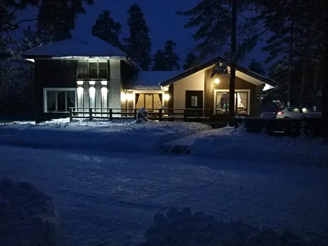 Baza otdykha v sosnovom lesu Semiozerye