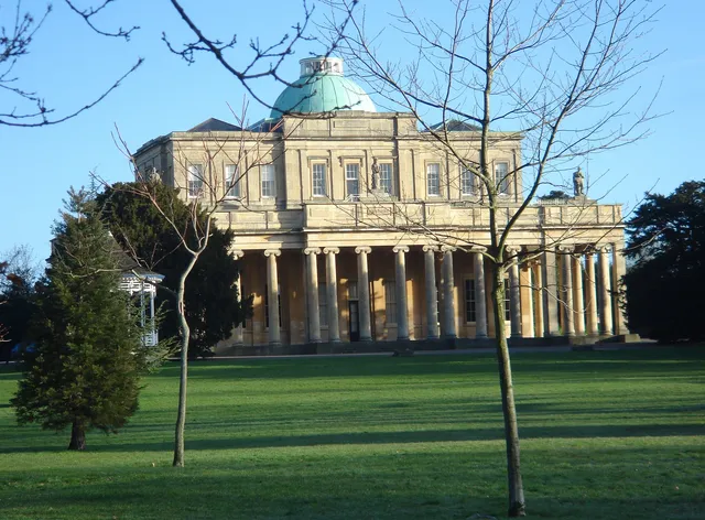 Cheltenham lawn Guesthouse & Gallery