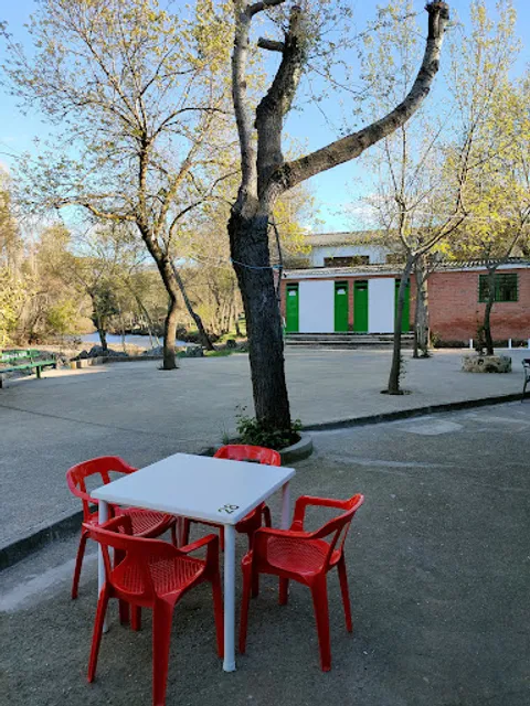 Merendero Beni. El Mazo