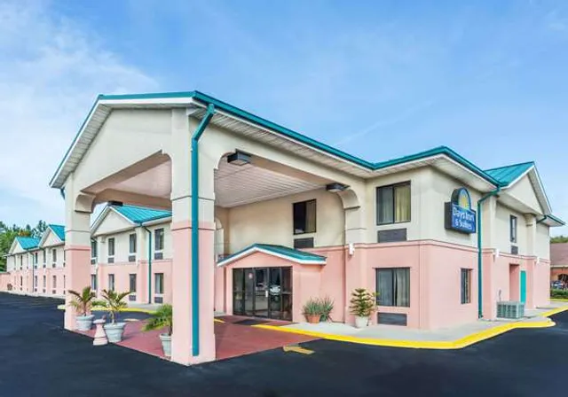 Days Inn by Wyndham Panama City/Callaway