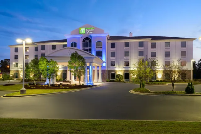 Holiday Inn Express & Suites Aiken by IHG