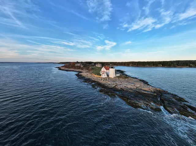 Hendrick's Head Beach