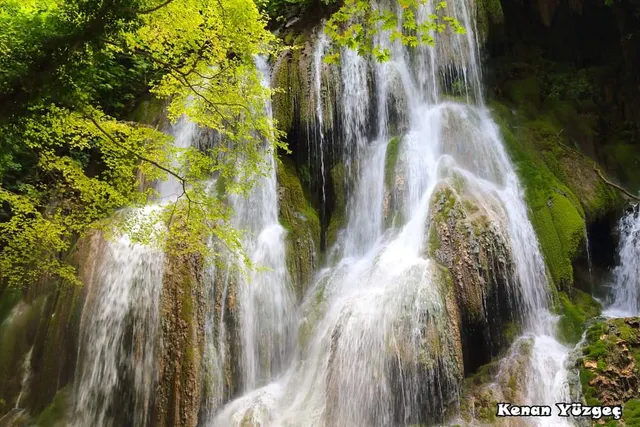 Karamanastır Şelalesi