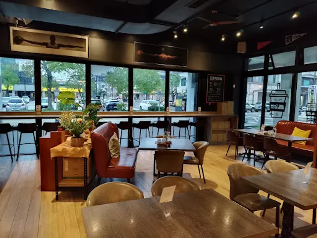 Could be café 一 庫比咖啡美式餐廳 頭份-尚順店