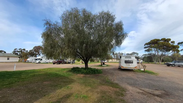 Sea Lake Travellers Rest