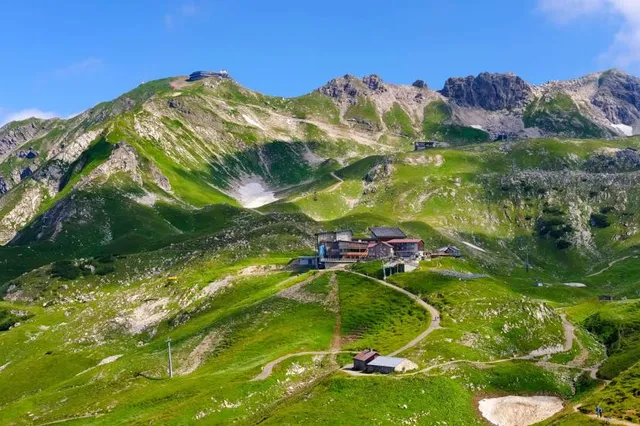 Höfatsblick mountain station (1932 m)
