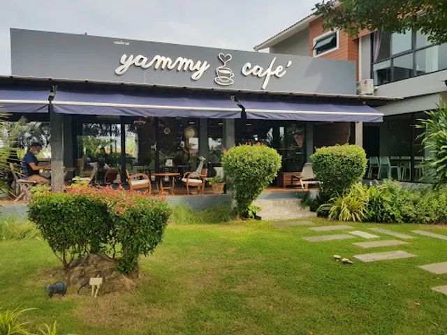 Yammy Cafe Pran buri