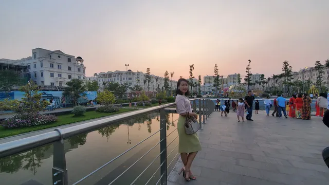 Hoà Bình Water Music Square