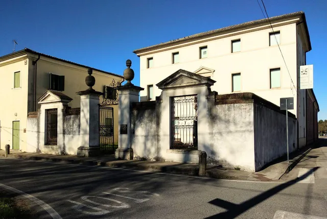 International Museum of the Mask Amleto and Donato Sartori