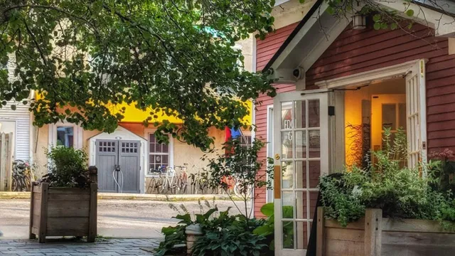 Edgewater Gallery at the Falls