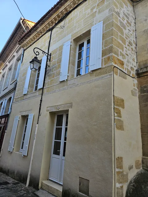 Maison De La Tour