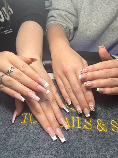 Top Nails and Spa