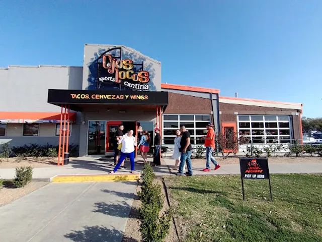 Ojos Locos Sports Cantina (Almeda, CA)