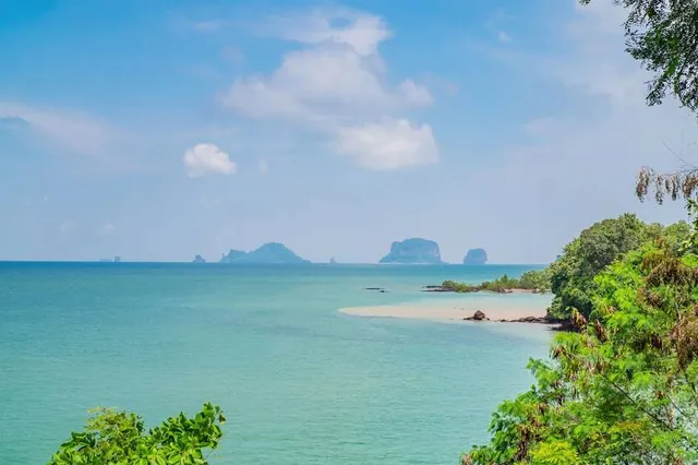 Fossil Shell Beach Krabi (Susan Hoi)
