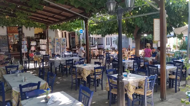 BLUE CHAIRS RESTAURANT EΣΤΙΑΤΟΡΙΟ ΠΛΑΤΕΙΑ ΒΟΥΡΛΙΩΤΩΝ