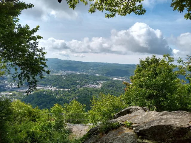 Howards Knob County Park
