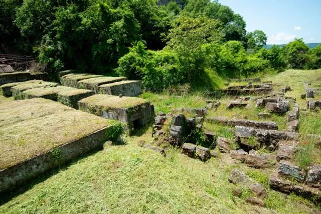 Nécropole du Crucifix du Tuf