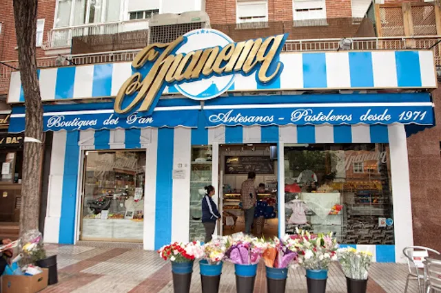 Pastelería, Panadería y Cafetería Ipanema de Lola José del Hierro