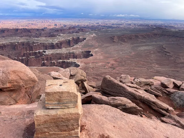 Grand View Point Overlook and Trail