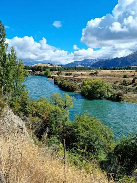 Hawea Flat Whitewater Park ( The Wave)