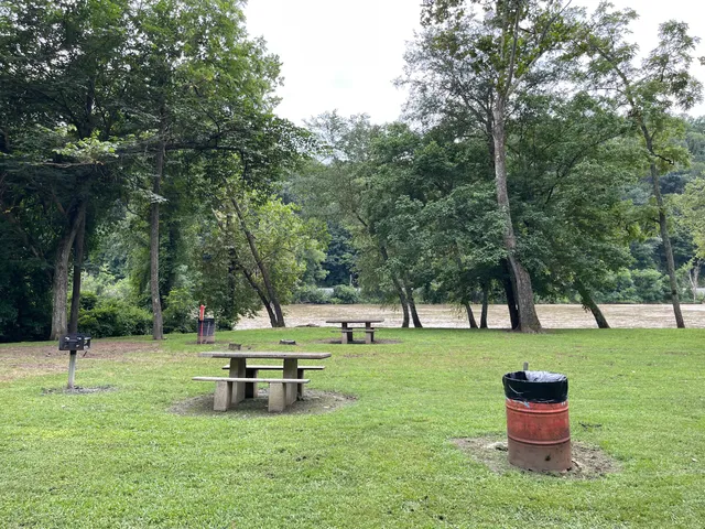 Walnut Island River Park