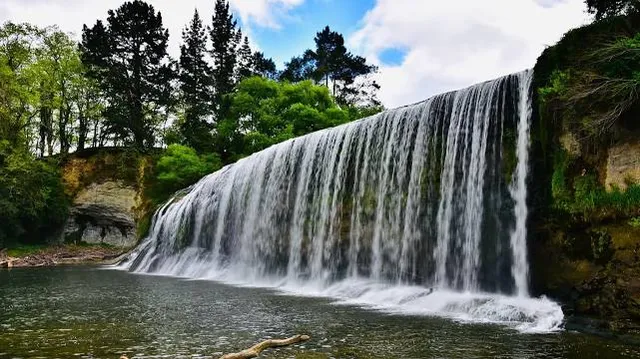 Rere Falls