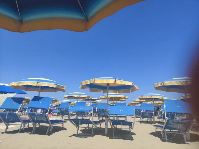 Bagni Cesare E Umberto Di Fuzzi U. & C. Beach Center N. 21 - 23